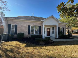 1463 Otterbourne CIR, Chesapeake, VA 23320