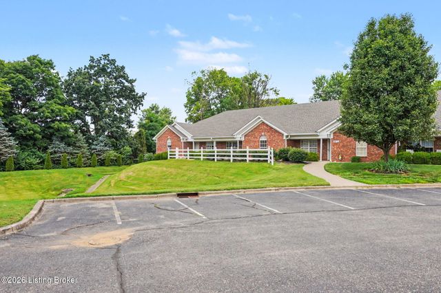8537 Applegate Village Dr, Louisville, KY 40219