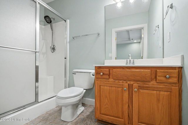 8537 Applegate Village Dr, Louisville, KY 40219