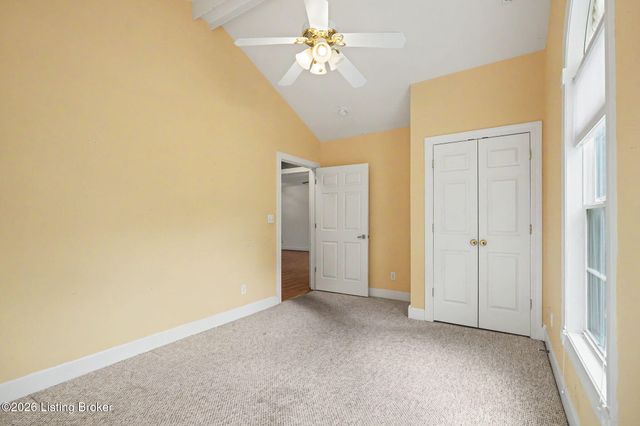 8537 Applegate Village Dr, Louisville, KY 40219