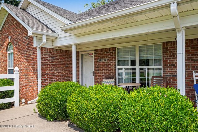 8537 Applegate Village Dr, Louisville, KY 40219