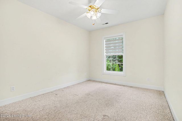 8537 Applegate Village Dr, Louisville, KY 40219