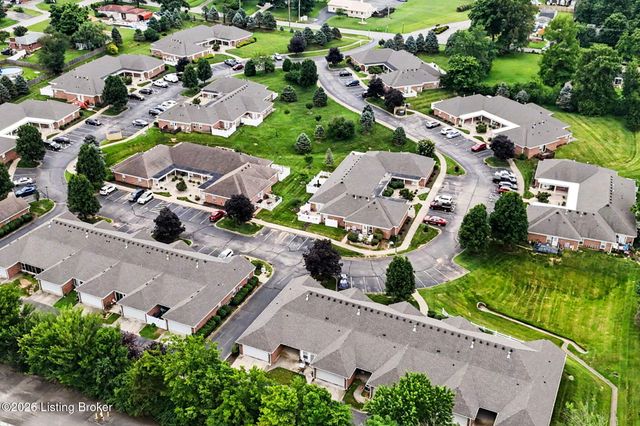 8537 Applegate Village Dr, Louisville, KY 40219