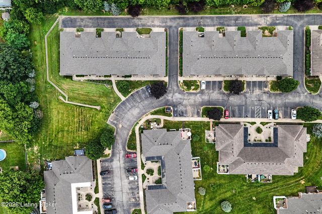 8537 Applegate Village Dr, Louisville, KY 40219