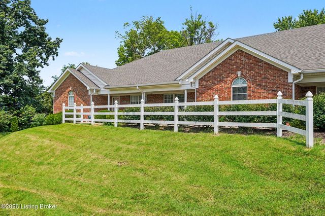 8537 Applegate Village Dr, Louisville, KY 40219