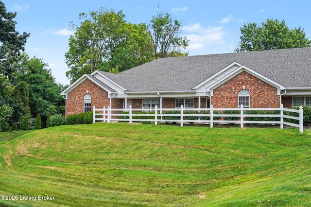 8537 Applegate Village Dr, Louisville, KY 40219