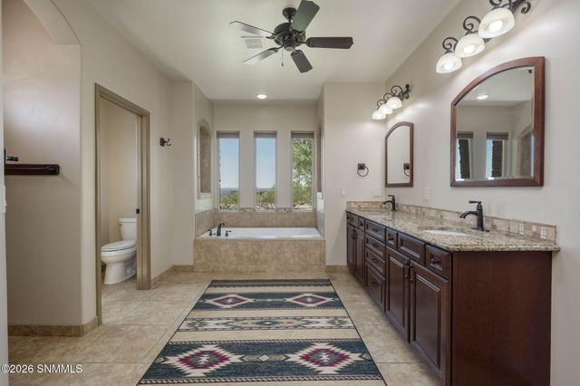 5667 Calle De Paradise, Las Cruces, NM 88011