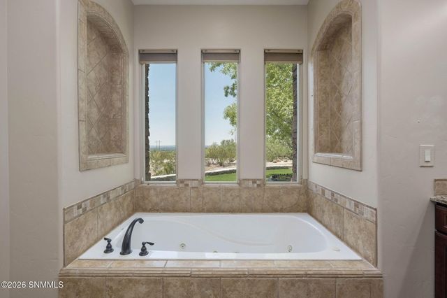 5667 Calle De Paradise, Las Cruces, NM 88011