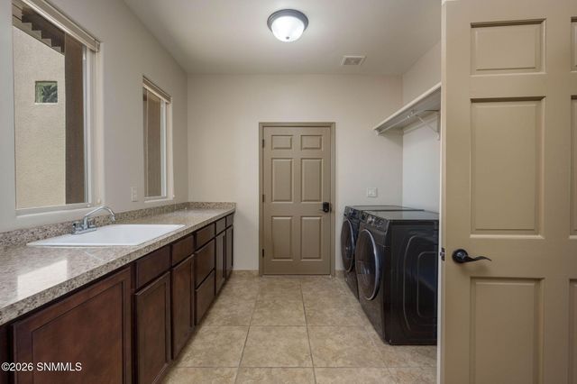 5667 Calle De Paradise, Las Cruces, NM 88011