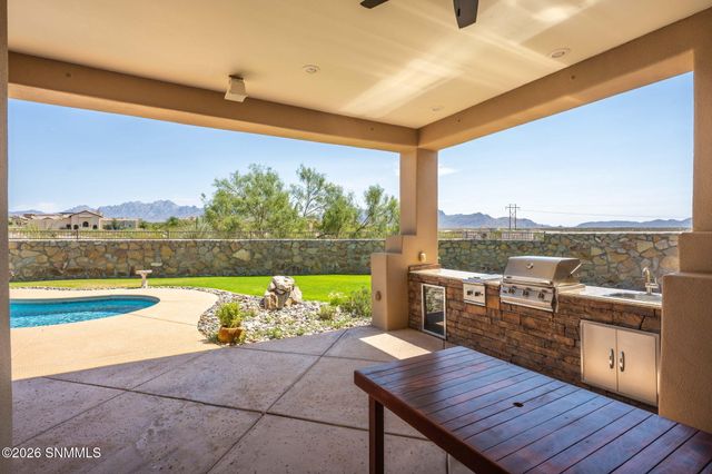 5667 Calle De Paradise, Las Cruces, NM 88011
