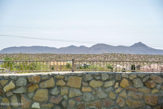 5667 Calle De Paradise, Las Cruces, NM 88011