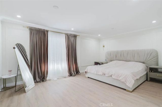 9231 Cedros Avenue, Panorama City, CA 91402