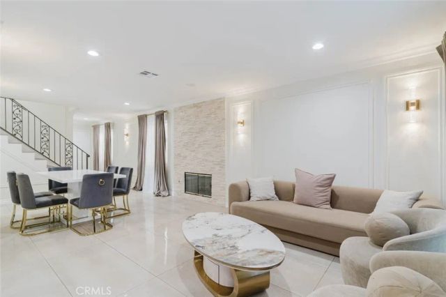 9231 Cedros Avenue, Panorama City, CA 91402