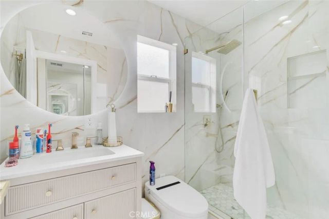 9231 Cedros Avenue, Panorama City, CA 91402
