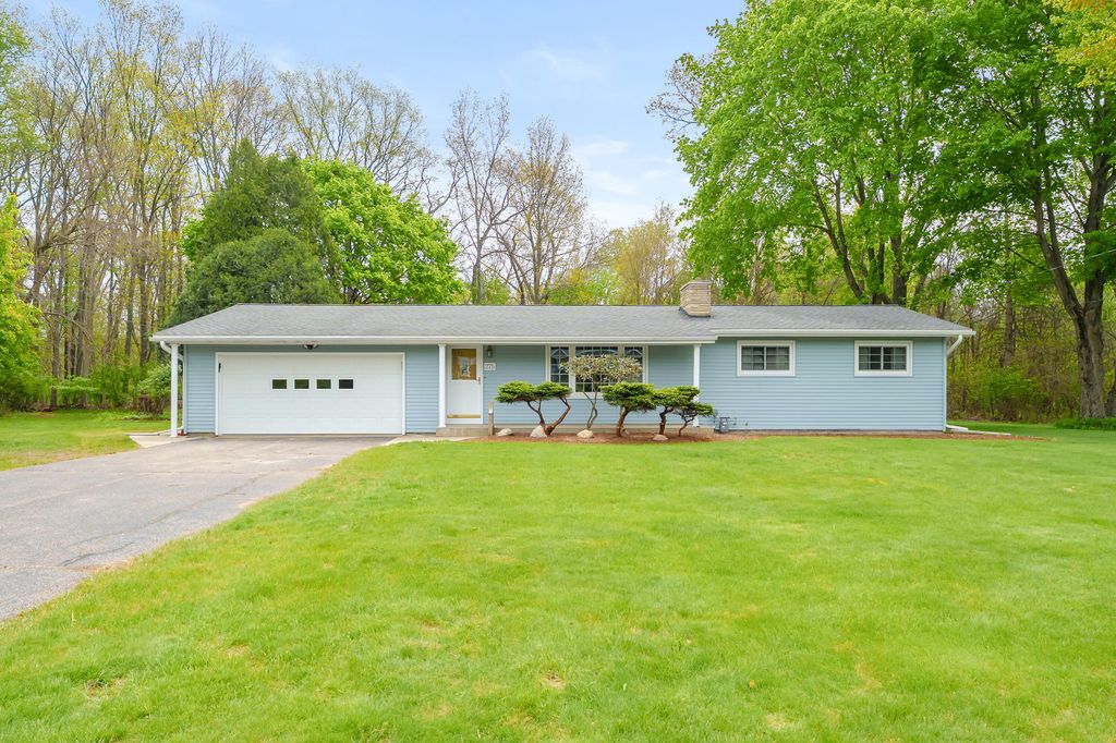 275 Beaumont Drive, Emmett Twp, MI 49014