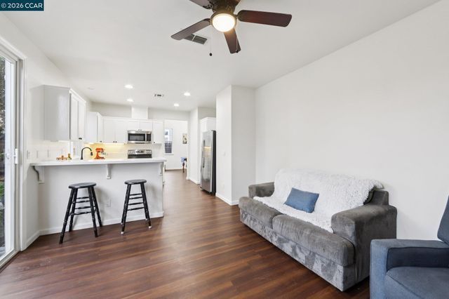 2919 Kennsington Ln, Tracy, CA 95377