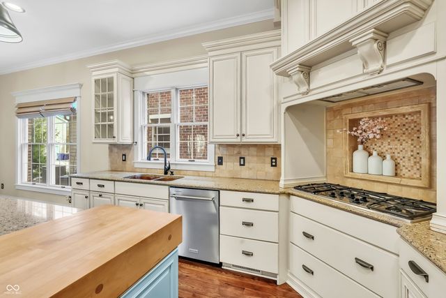 6655 Westminster Drive, Zionsville, IN 46077