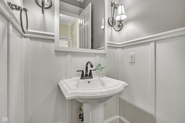 6655 Westminster Drive, Zionsville, IN 46077