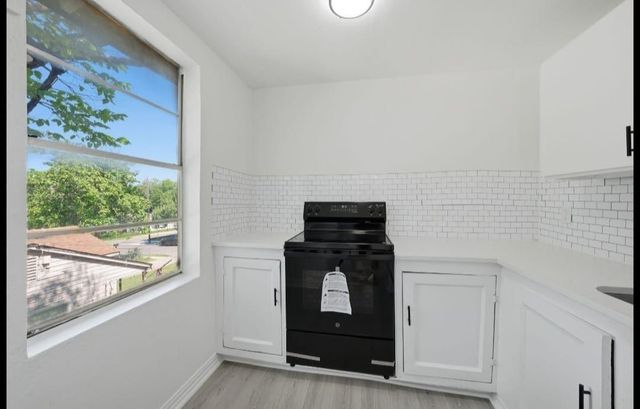 3350 Grafton Avenue, Dallas, TX 75211