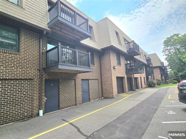 560 North Avenue I, Fort Lee, NJ 07024