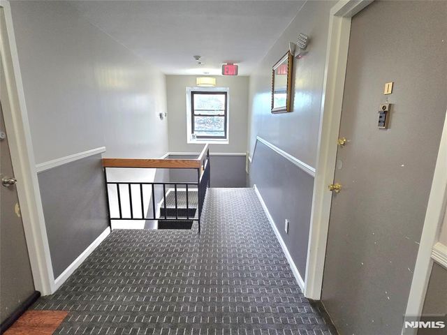 560 North Avenue I, Fort Lee, NJ 07024