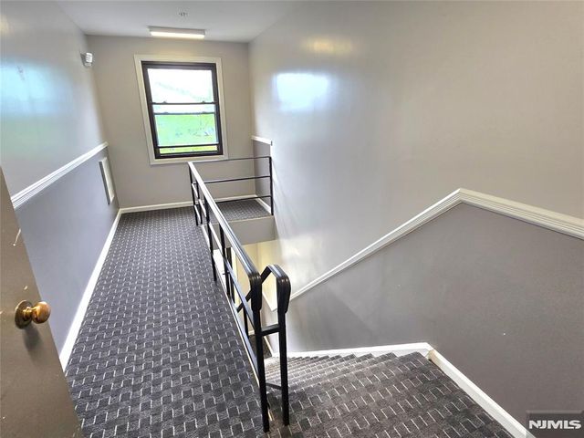 560 North Avenue I, Fort Lee, NJ 07024