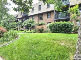 560 North Avenue I, Fort Lee, NJ 07024