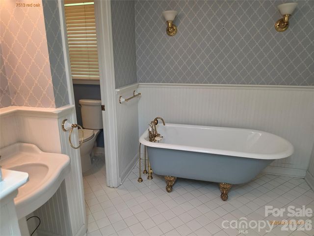7513 Red Oak Lane, Charlotte, NC 28226