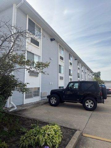 3170 W Monroe Street 309, Waukegan, IL 60085