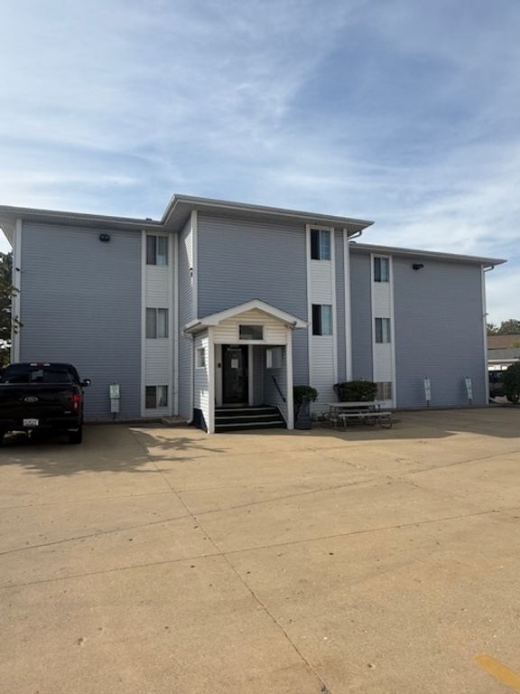 3170 W Monroe Street 309, Waukegan, IL 60085