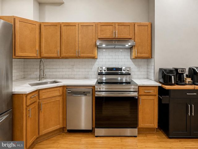 1232 N 15TH ST, Philadelphia, PA 19121