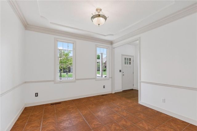9027 N Manning Avenue, Kansas City, MO 64157
