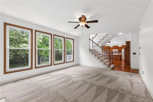 9027 N Manning Avenue, Kansas City, MO 64157