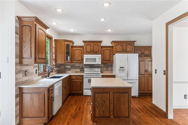 9027 N Manning Avenue, Kansas City, MO 64157