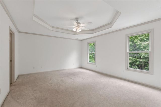 9027 N Manning Avenue, Kansas City, MO 64157