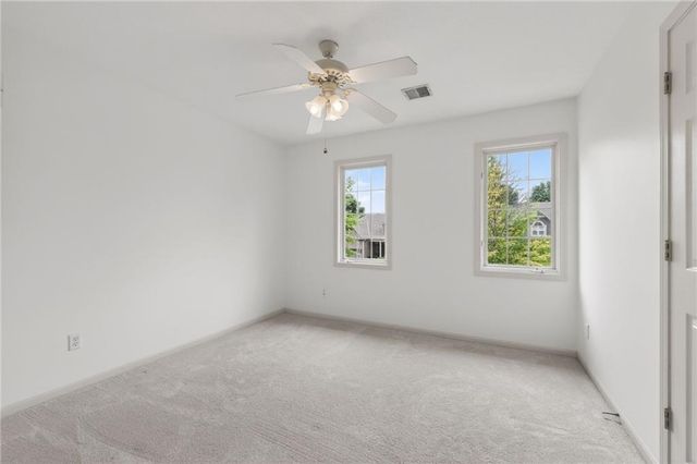 9027 N Manning Avenue, Kansas City, MO 64157