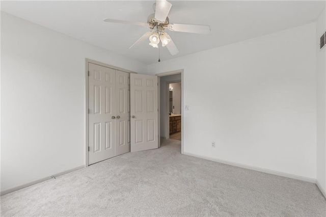 9027 N Manning Avenue, Kansas City, MO 64157