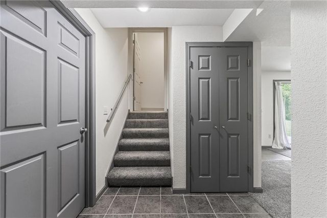9027 N Manning Avenue, Kansas City, MO 64157