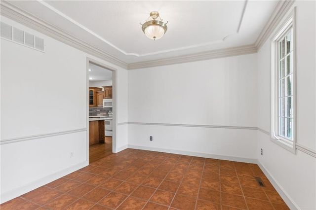 9027 N Manning Avenue, Kansas City, MO 64157