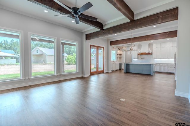 17512 Sugar Bluff Ln, Flint, TX 75762