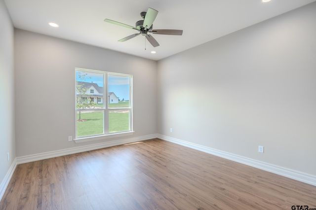 17512 Sugar Bluff Ln, Flint, TX 75762
