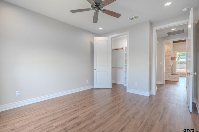 17512 Sugar Bluff Ln, Flint, TX 75762