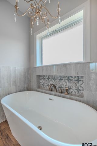 17512 Sugar Bluff Ln, Flint, TX 75762