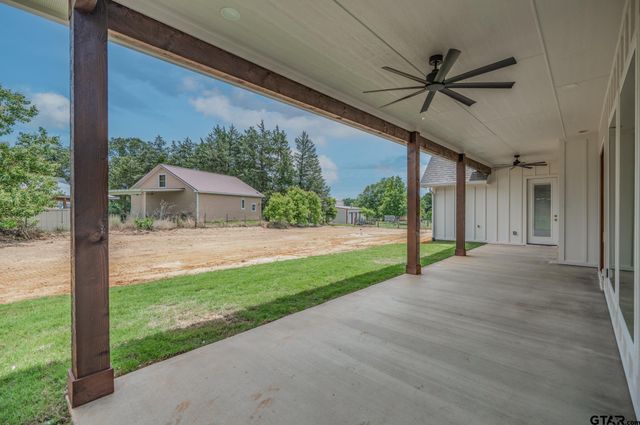17512 Sugar Bluff Ln, Flint, TX 75762