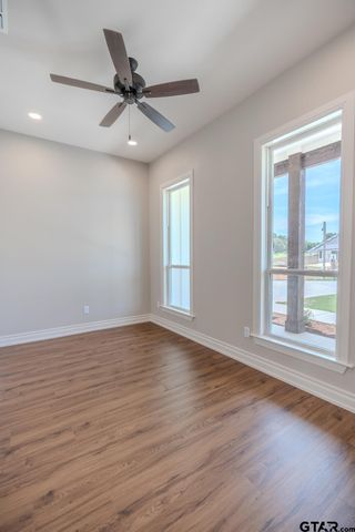 17512 Sugar Bluff Ln, Flint, TX 75762