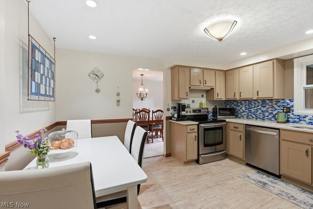 187 Fox Run Drive, Munroe Falls, OH 44262