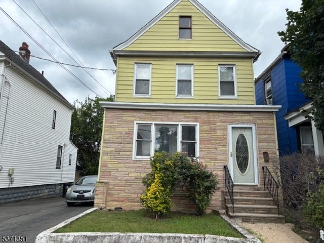 109 Alexander St, Newark City, NJ 07106