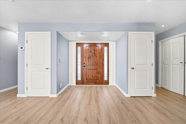 7171 Westmoreland Way, Sacramento, CA 95831