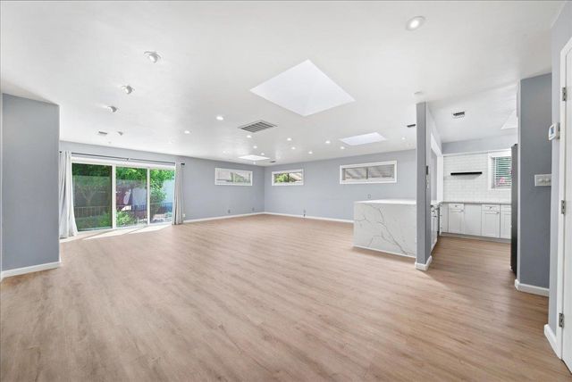 7171 Westmoreland Way, Sacramento, CA 95831