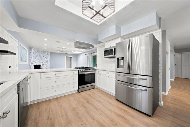 7171 Westmoreland Way, Sacramento, CA 95831